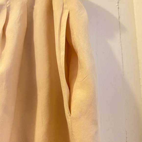 High waisted silk pleated shorts - Picture 6 of 11